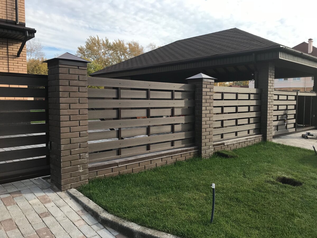 Чем отличается заборная доска из ДПК