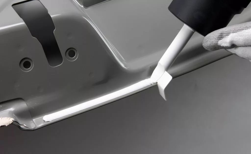 Как выбрать автомобильный герметик