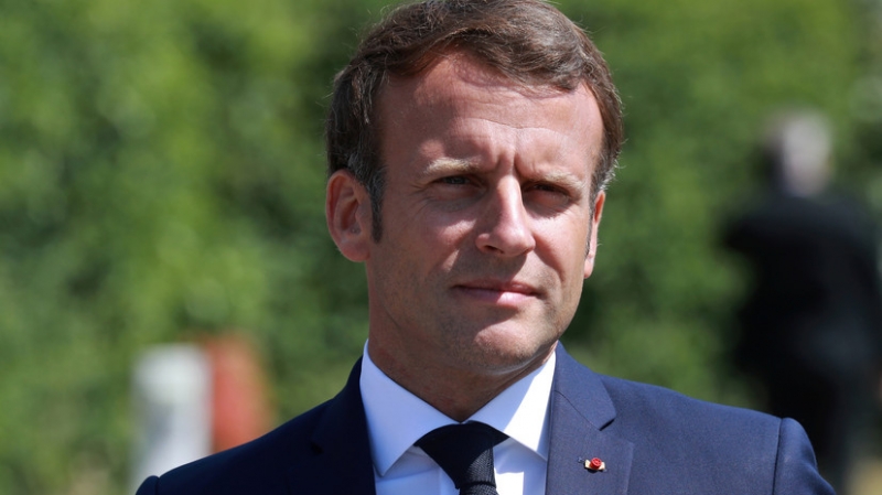 Макрон поздравил Путина и всех россиян с Днём России