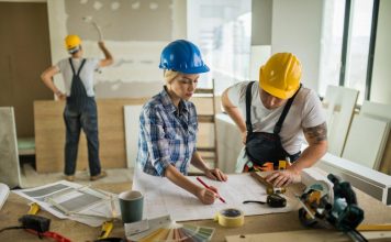 Как выбирать специалистов для ремонта в квартире