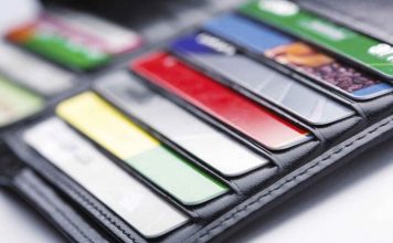 Пластиковые карты в жизни человека