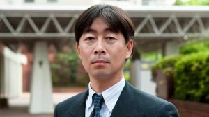 Факт: Все мужчины в Китае красят волосы