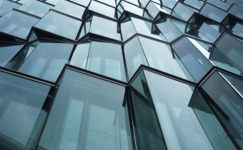 Прессованные стеклокристаллические материалы: Инновации и Применение