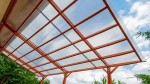 Толщина сотового поликарбоната для навеса: выбираем оптимально